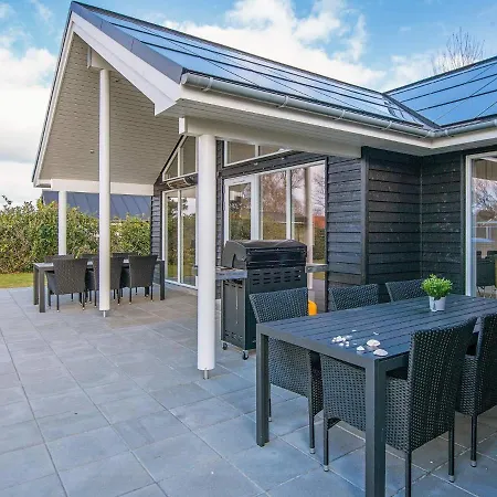 度假居 14 Person In 尤尔斯明讷