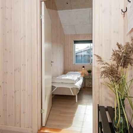 度假居 14 Person In 尤尔斯明讷