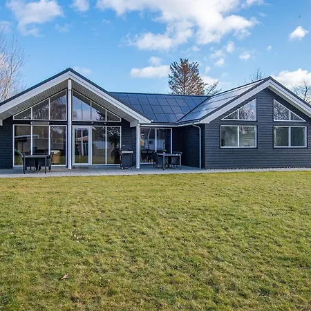 度假居 14 Person In